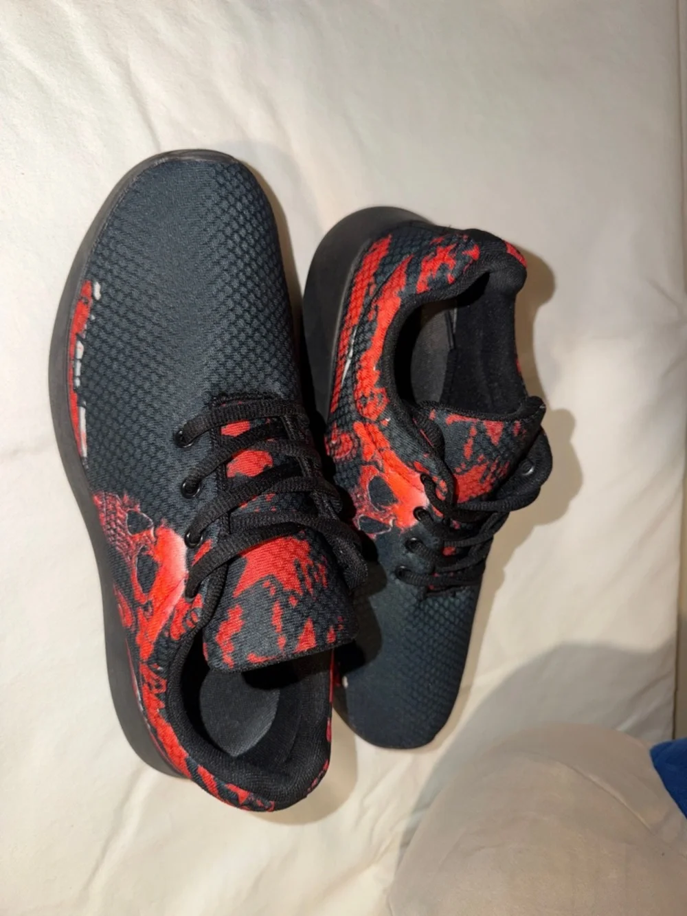 Black & Red Skull Accent Men’s Athletic Sneakers - Picture 3 of 5